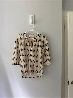 Elie Tahari Cream and Black Patterned Button-Front Blouse